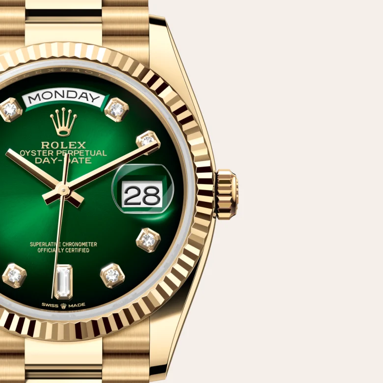 Rolex Day-Date 36 in yellow gold, Green ombré dial set with diamonds, fluted bezel, and President bracelet - AH Riise
