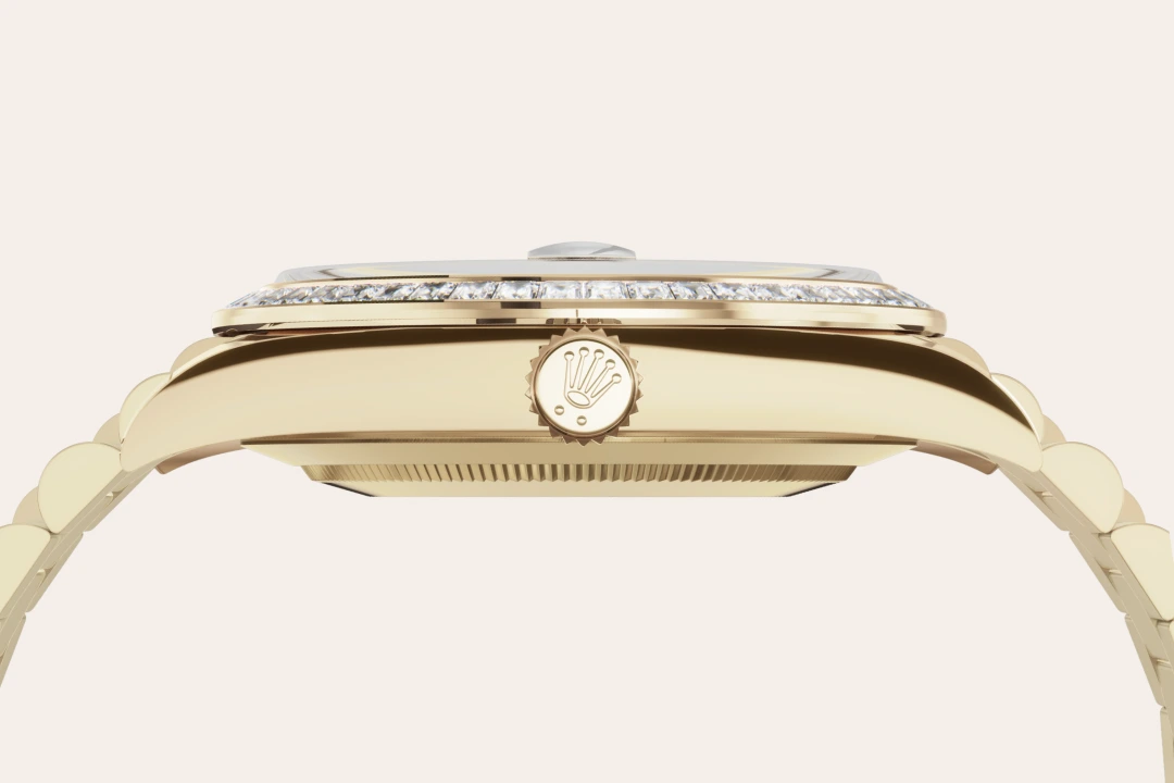 Rolex Day-Date 40 in yellow gold, Green ombré dial, Diamond-set bezel , and President bracelet, m228398tbr-0042 - AH Riise Rolex Day-Date 40 in yellow gold, Green ombré dial, Diamond-set bezel , and President bracelet, m228398tbr-0042 - AH Riise