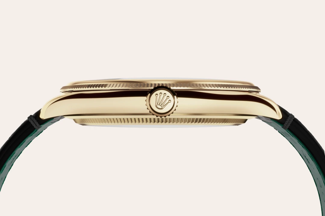 Rolex 1908 in yellow gold with an intense white dial, domed and fluted bezel, and Settimo bracelet, m52508-0005 - AH Riise