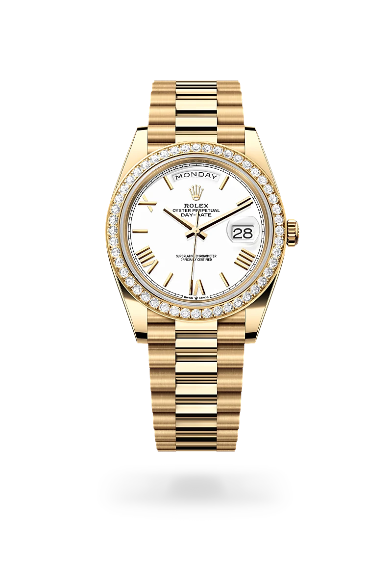 Rolex Day-Date 40 in yellow gold and diamonds, white dial, bezel with diamonds, and President bracelet - AH Riise Rolex Day-Date 40 in yellow gold and diamonds, white dial, bezel with diamonds, and President bracelet - AH Riise